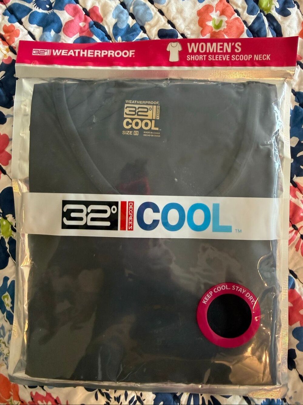 32 Degrees women’s black short sleeve scoop neck size small, new with tags!
